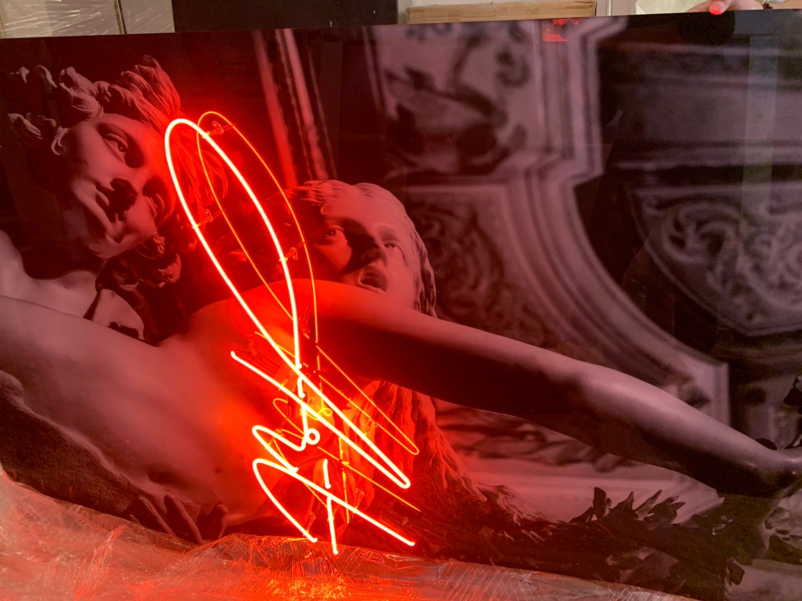 CUADRO DANTE CON LUZ NEON