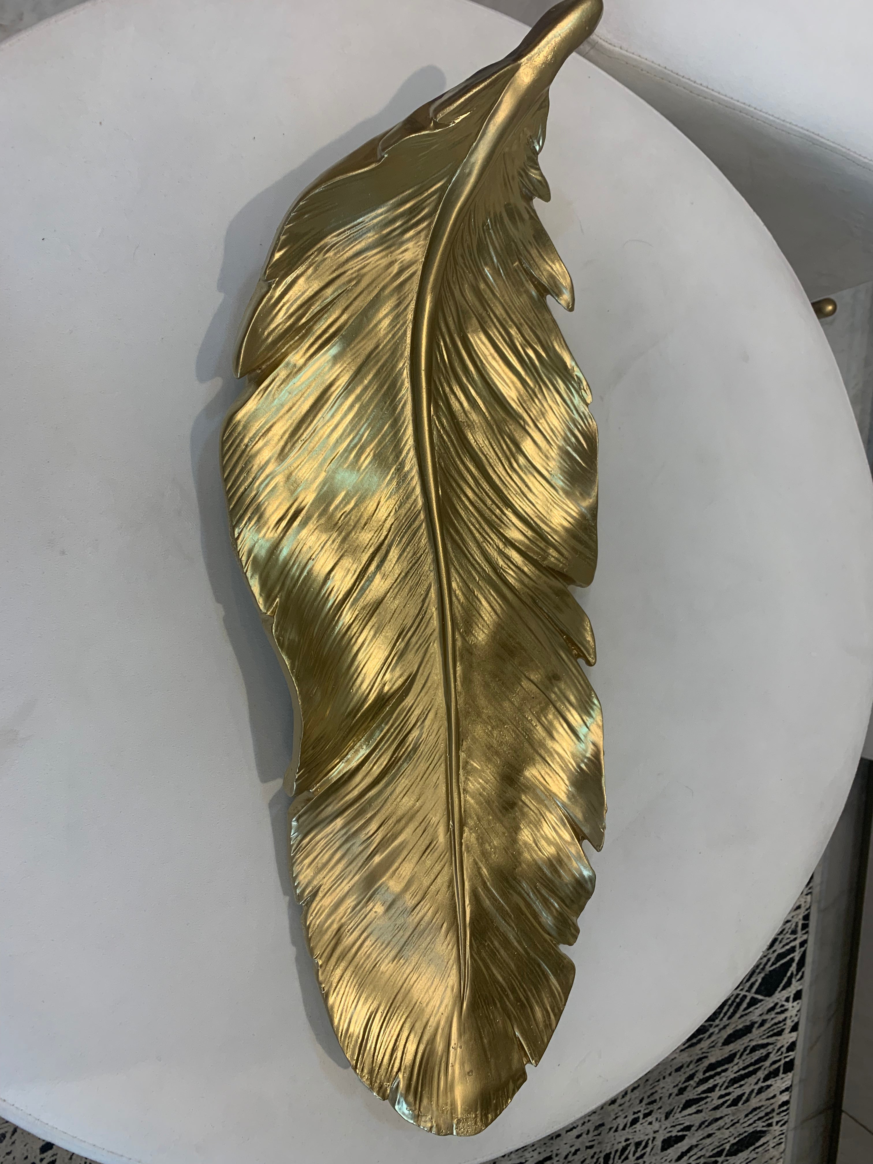 PLUMA CHAROLA DORADA